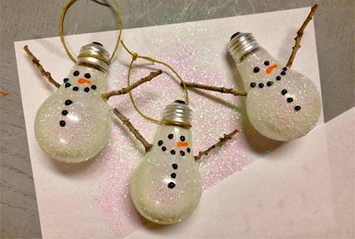 lightbulb snowmen